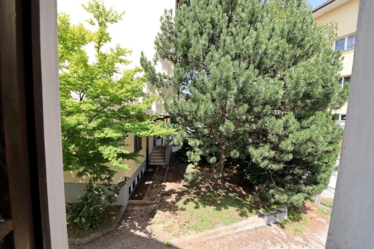 סלובנסקה ביסטריקה Guesthouse Veles מראה חיצוני תמונה