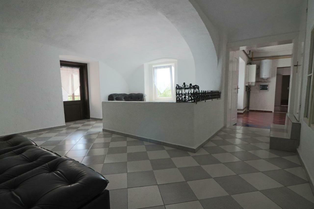 סלובנסקה ביסטריקה Guesthouse Veles מראה חיצוני תמונה