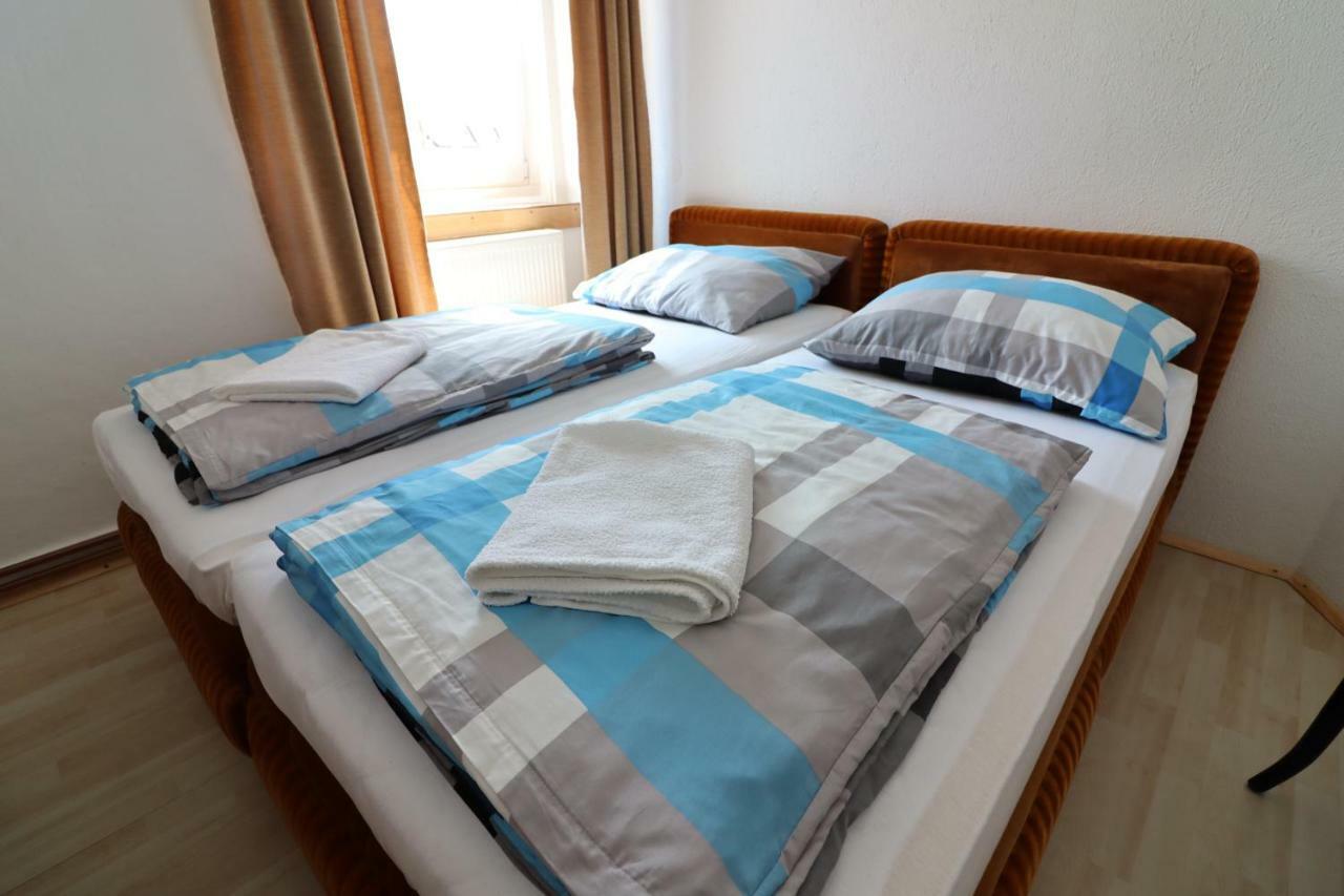 סלובנסקה ביסטריקה Guesthouse Veles מראה חיצוני תמונה